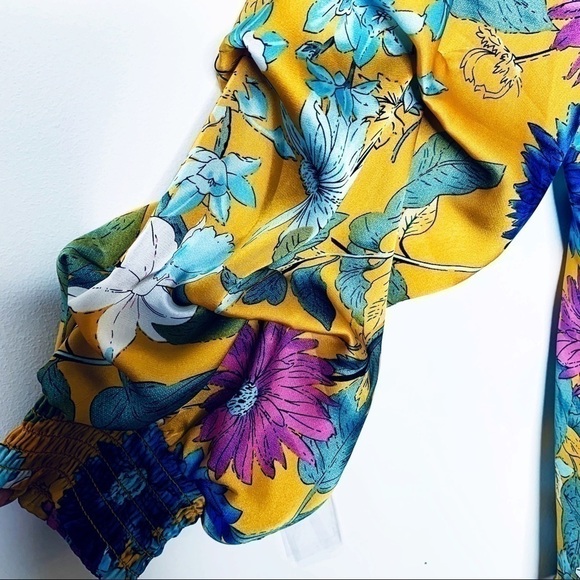 R + D kokio Ruched Sleeve Blouse NWT Size Small - Picture 4 of 7